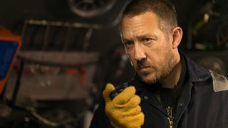7. Опасное погружение (2015)