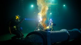 79. Опасное погружение (2015)