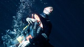 80. Опасное погружение (2015)