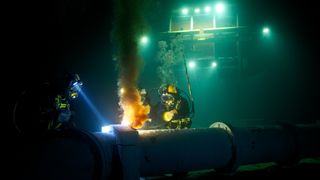 88. Опасное погружение (2015)