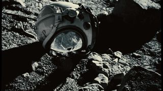 2. Аполлон 18 (2011)