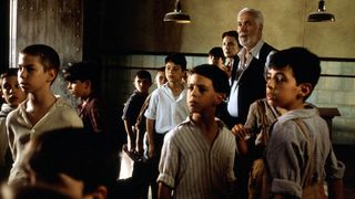 36. Хребет дьявола (2001)