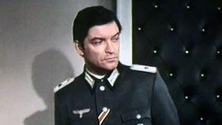 21. Фронт за линией фронта (1977)