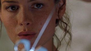 17. Глубокое синее море (1999)