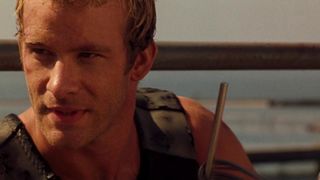 23. Глубокое синее море (1999)