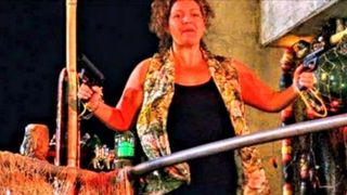 41. Глубокое синее море (1999)