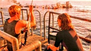 43. Глубокое синее море (1999)