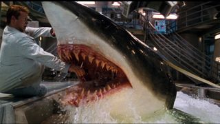 7. Глубокое синее море (1999)