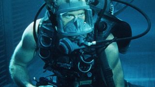 76. Глубокое синее море (1999)