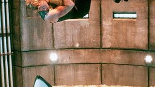 78. Глубокое синее море (1999)