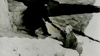2. Смерть среди айсбергов (1977)