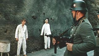 38. У опасной черты (1983)