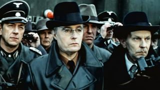 43. У опасной черты (1983)