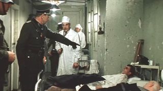 51. У опасной черты (1983)