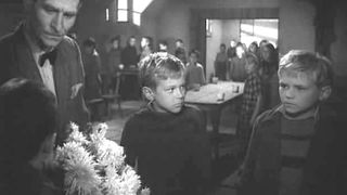 28. У них есть Родина (1949)