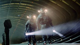 13. Сквозь горизонт (1997)