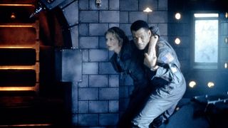 14. Сквозь горизонт (1997)