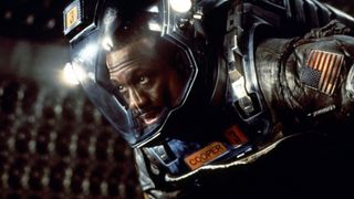 17. Сквозь горизонт (1997)