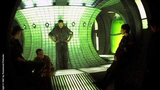 30. Сквозь горизонт (1997)