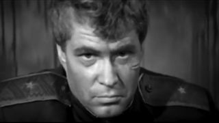 16. Солдат и слон (1977)