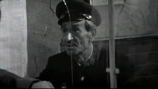 2. Солдат и слон (1977)