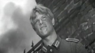 21. Солдат и слон (1977)