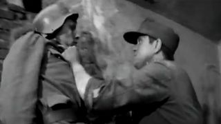 23. Солдат и слон (1977)