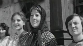 4. Солдат и слон (1977)