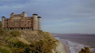 44. Повелитель кукол (1989)