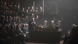 16. Темные времена (2017)