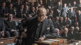 19. Темные времена (2017)