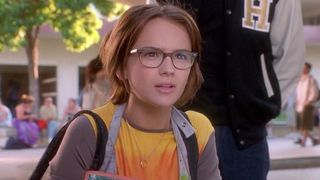 33. Это всё она (1998)