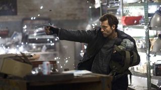 26. Пристрели их (2007)