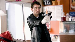 27. Пристрели их (2007)