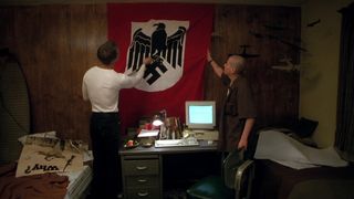 8. Американская история X (1998)