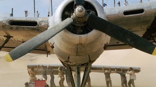 17. Полет Феникса (2004)