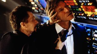 28. Самолет президента (1997)