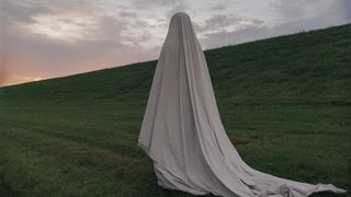 28. История призрака (2017)