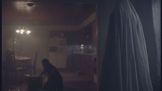 32. История призрака (2017)