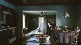 33. История призрака (2017)