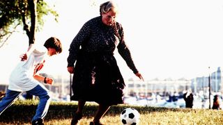 9. Миссис Даутфайр (1993)