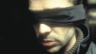 24. Интакто (2001)