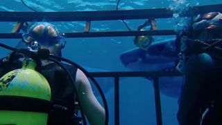 32. Синяя бездна (2017)