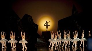 60. Чёрный лебедь (2010)