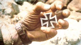 28. Железный крест (1977)