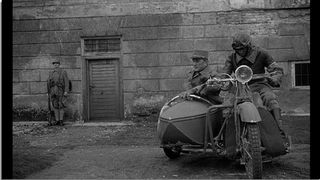 37. Тропы славы (1957)