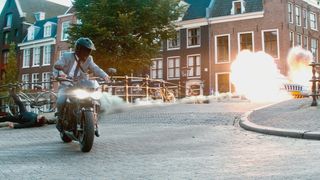 25. Телохранитель киллера (2017)