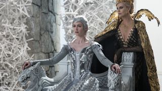 2. Белоснежка и Охотник 2 (2016)