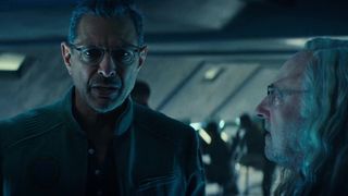 83. День независимости: Возрождение (2016)