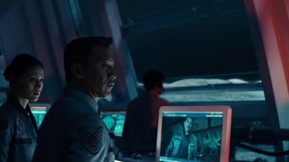 98. День независимости: Возрождение (2016)